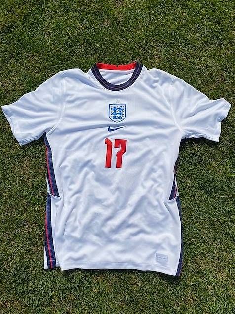 Leibchen & Hosen: England Trikot Jack Grealish, Gr. M – Gebraucht aus Nottwil von mit_7x97