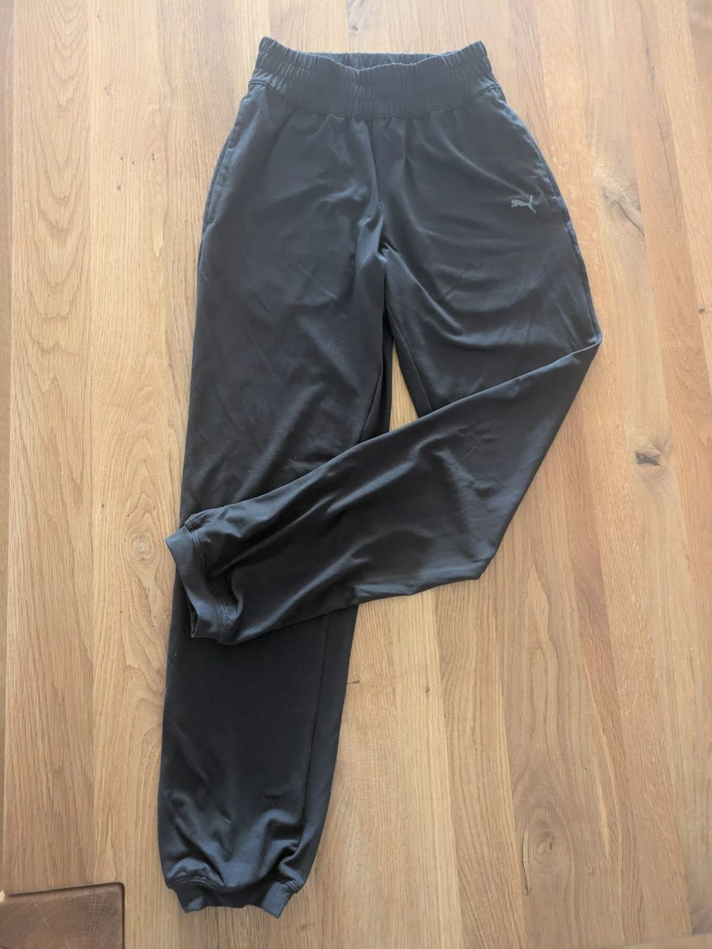 Puma Hosen: Schwarze Puma Sporthose – Gebraucht aus Lenzburg von kle_t2fz