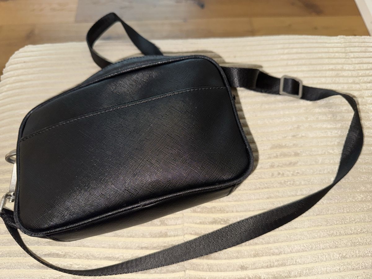 Guess Taschen für Damen: Guess Tasche  – Gebraucht aus Laupen BE von WinterSnow 2