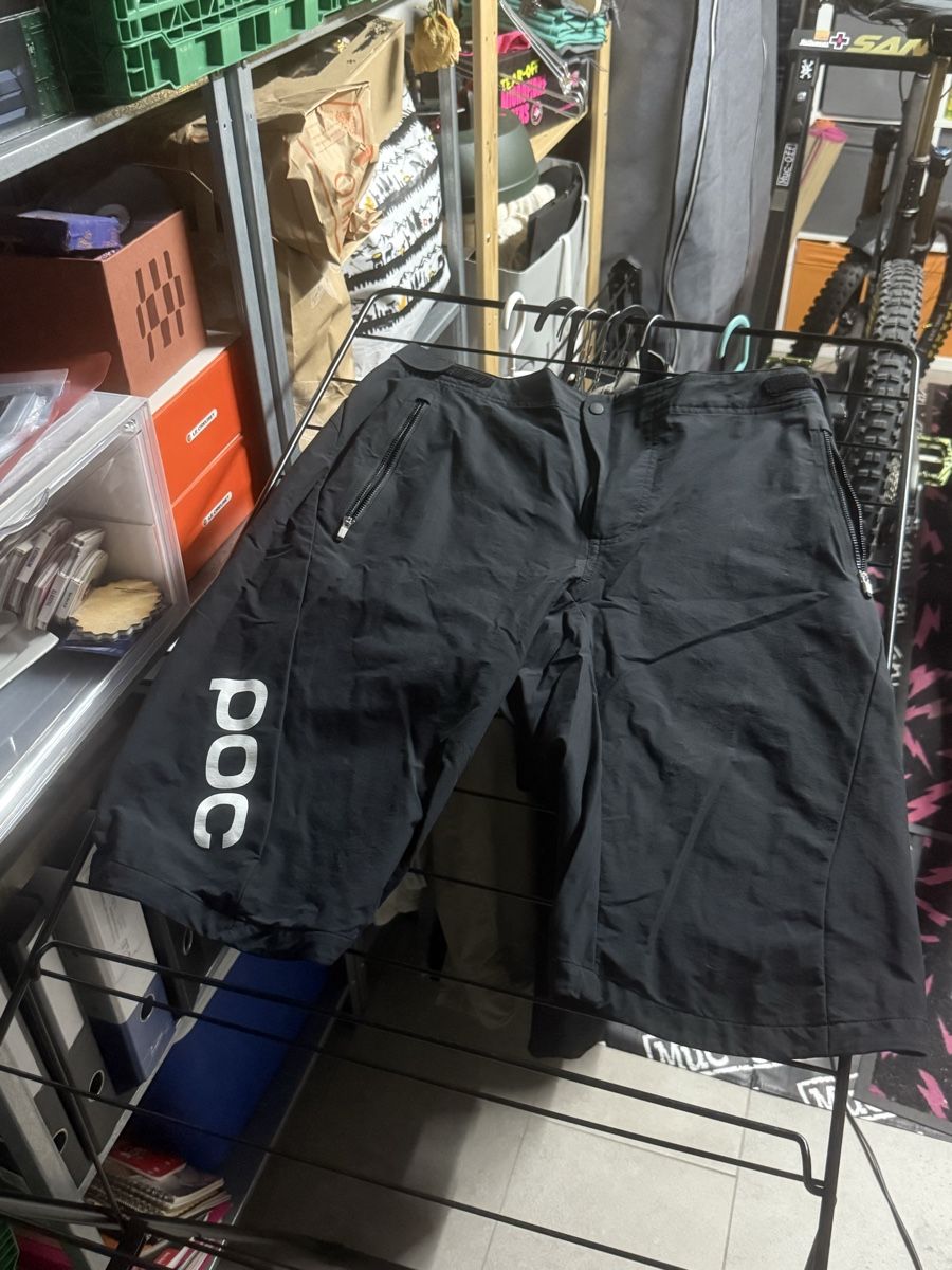 Poc Hosen: POC essential enduro shorts large – Gebraucht aus Giubiasco von Darkemperor 1