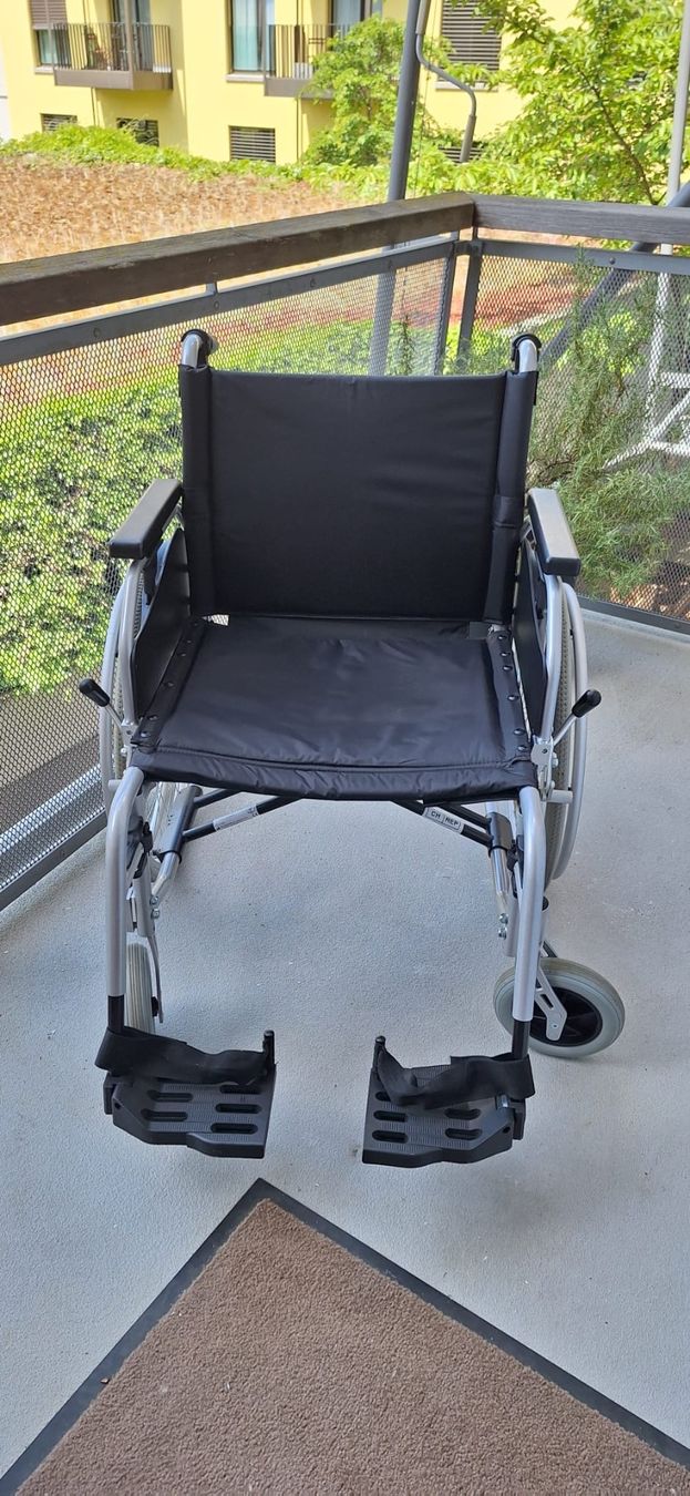 Sedie a rotelle: Neuwertiger Rollstuhl Preimus ML-XL 56 – Usato da Herrliberg venduto da laurastar03 2