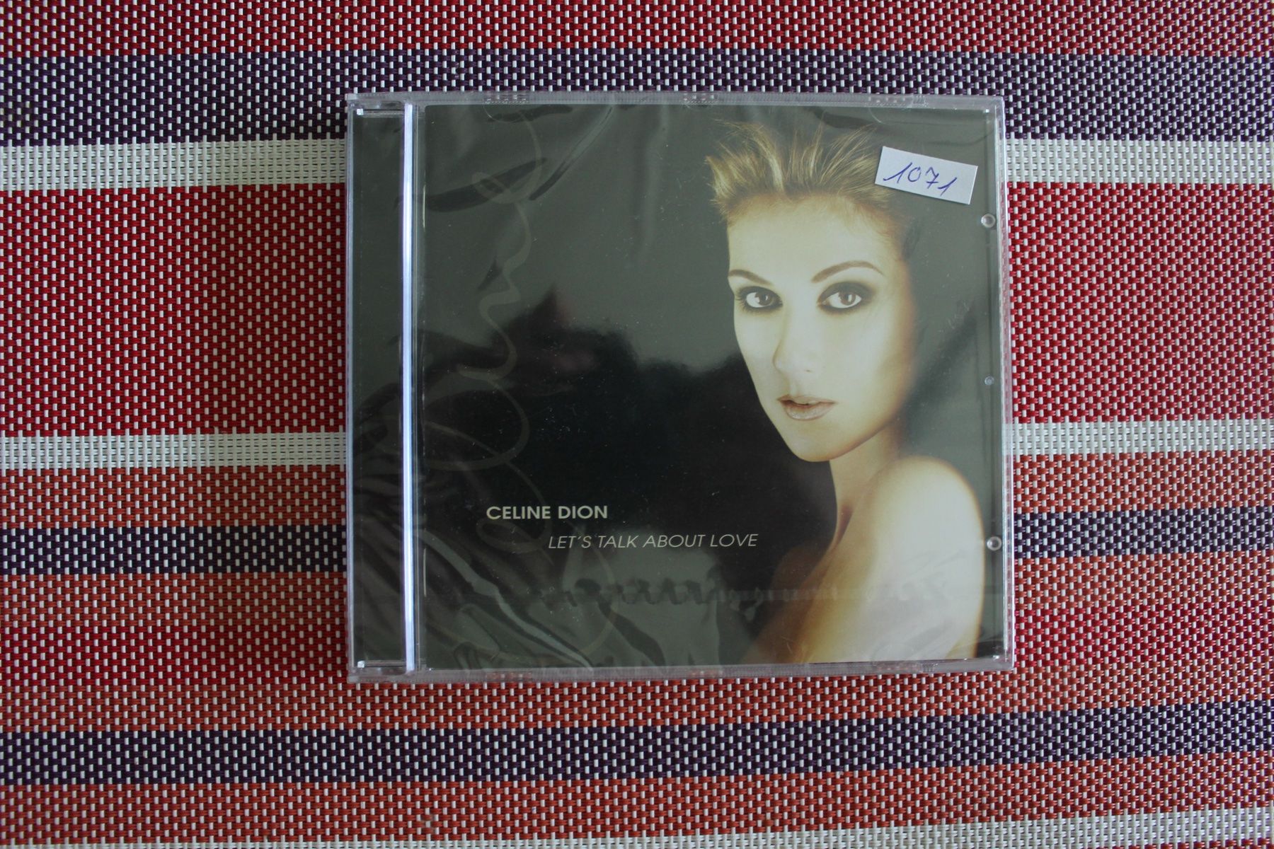 CD: Let'S Talk About Love - Celine Dion CD Neu – Nuovo e nell'imballaggio originale da Geroldswil venduto da CD-Verkauf-2022