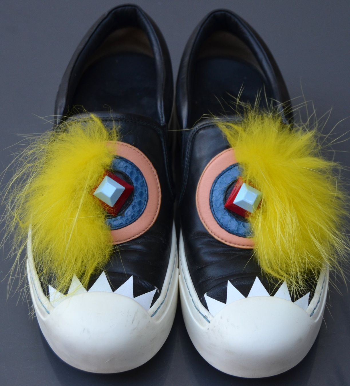 Fendi Damenschuhe: Fendi Monster Sneakers 36 – Gebraucht aus Collonges von Auganien