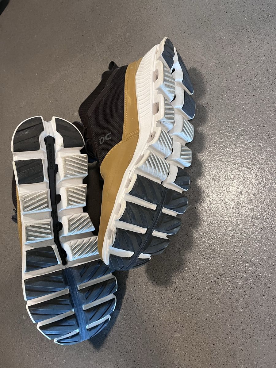 Scarpe da uomo: On cloud gr 44 – Usato da Luzern venduto da Mangolina 3