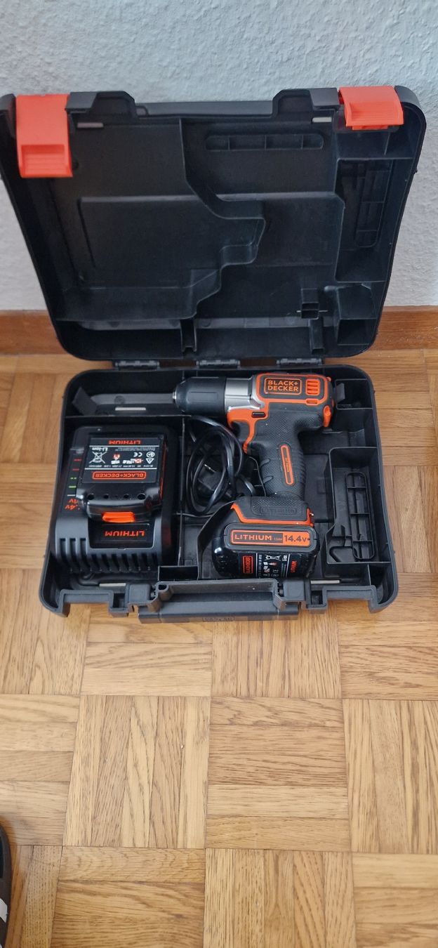 Perceuses: Black+Decker neuwertigen – D'occasion à basel par oen25kze