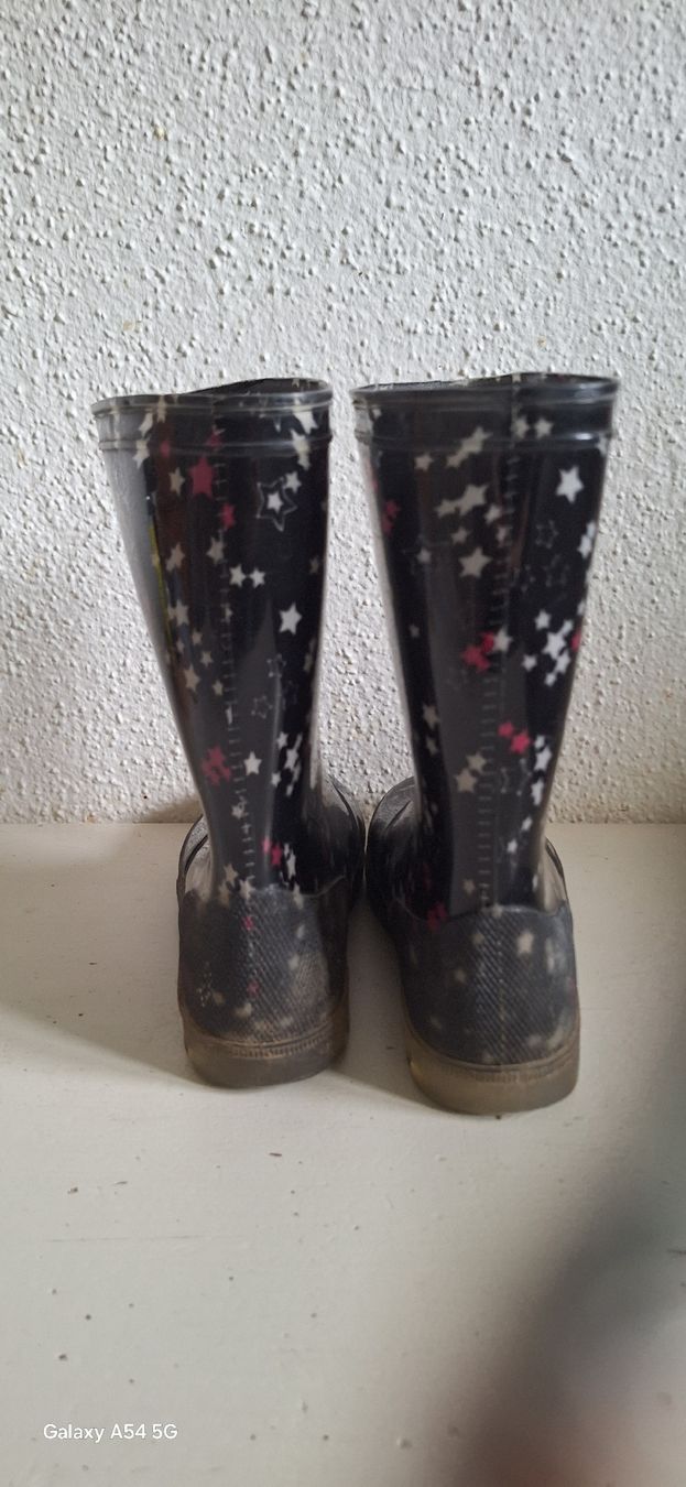 Scarpe per ragazzi: Gummistiefel,Regenstiefel Gr. 33 mit Sternen – Usato da Richterswil venduto da C011 1