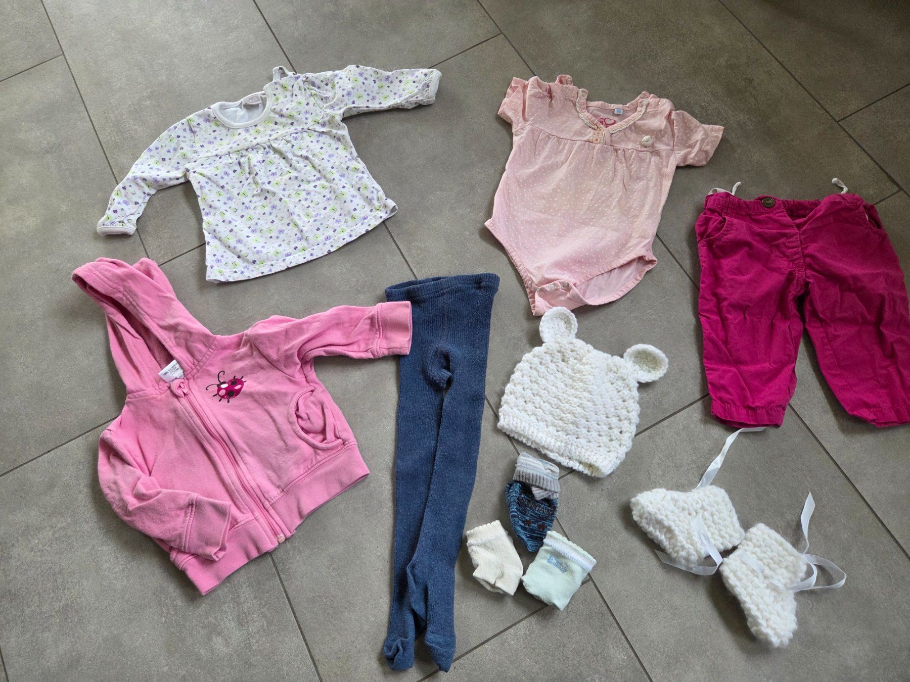 Lotti & Set di vestiti: 9- teiliges Kleiderpaket Grösse 68 – Usato da Wiesendangen venduto da troawus 5
