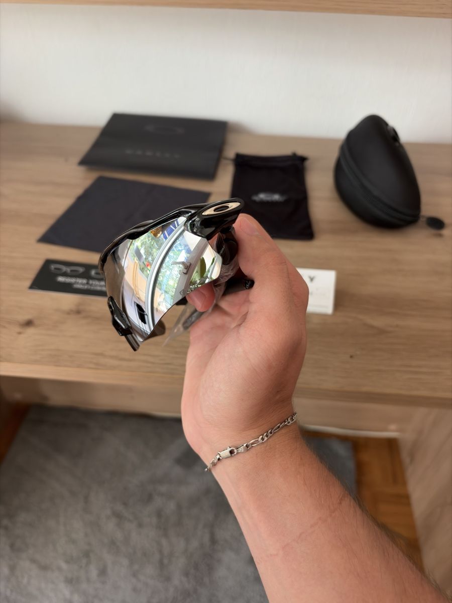 Oakley Lunettes & Verres: 2x Oakley Glasses New – Neuf avec emballage d'origine à Meyrin par silencator 3