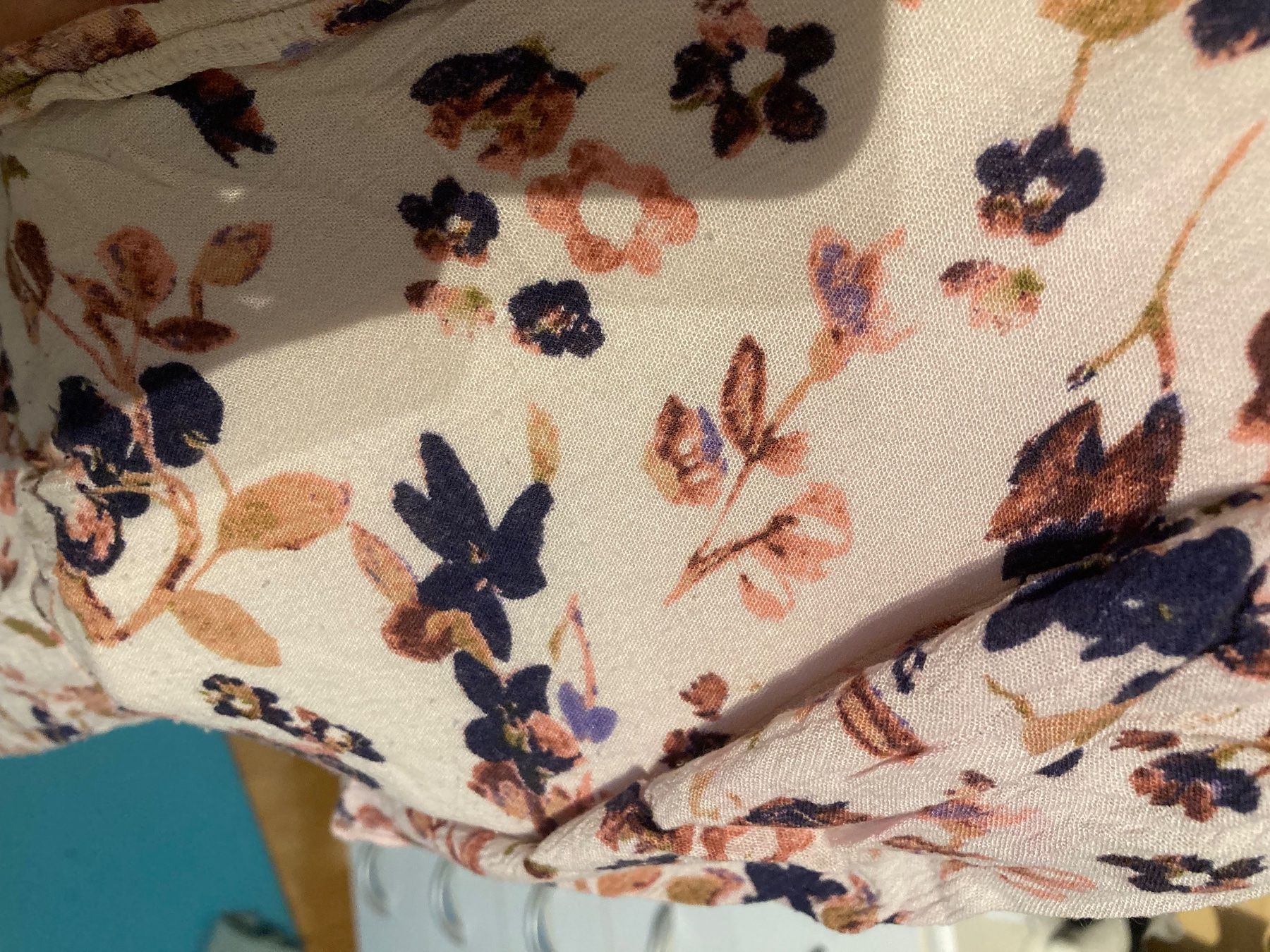 Robes: Pigalle Kleid, Gr. S, mit Blumenmuster – D'occasion à Menziken par Ale.burri 1