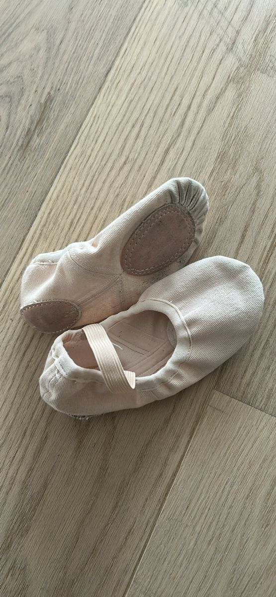 Scarpe per ragazze: Ballett Schläppchen Gr. 10 rosa Tanzschuhe – Usato da Affoltern am Albis venduto da TanGotan 1