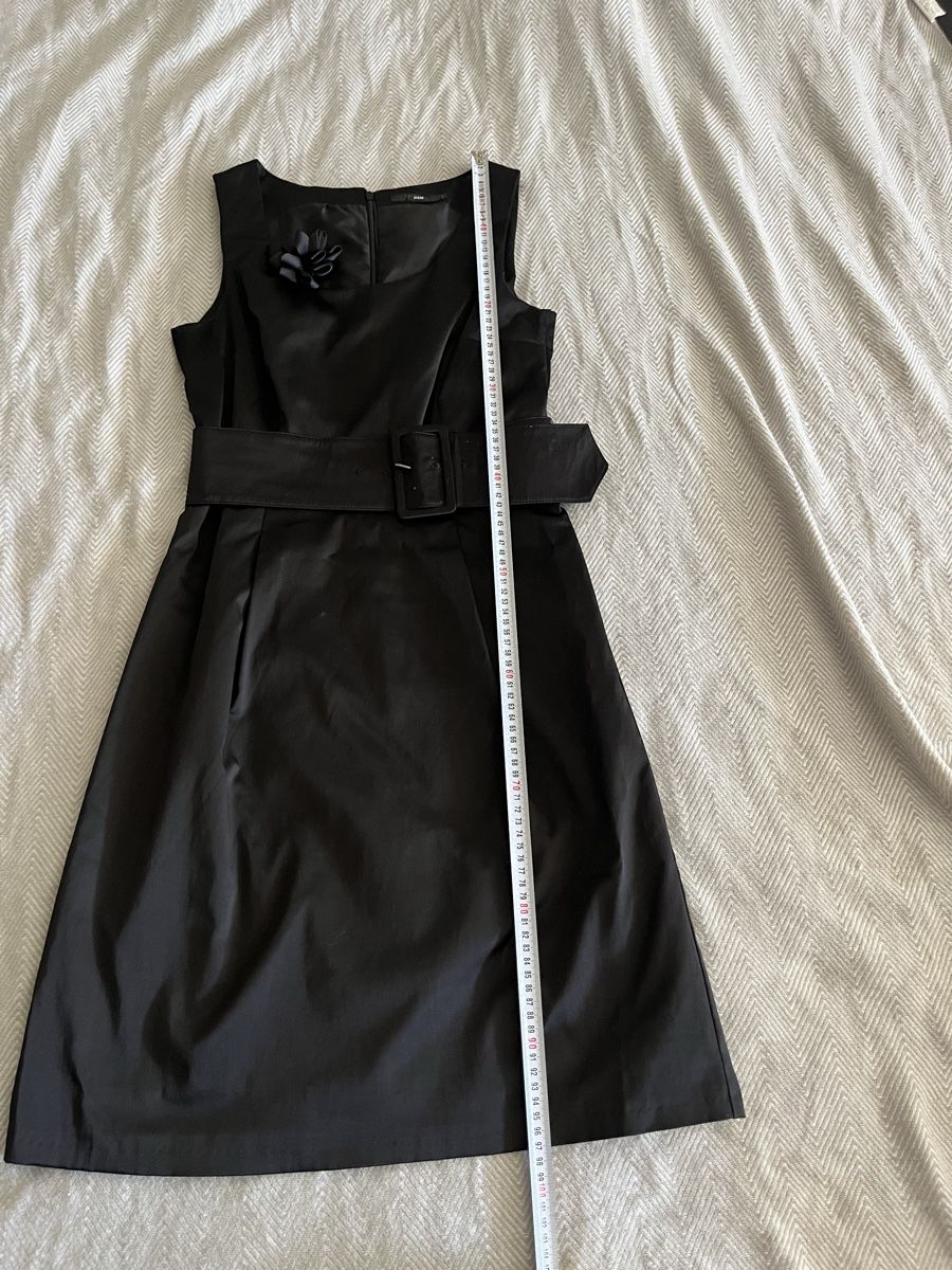 Vestiti: Kleid schwarz mit Gurt, guter Zustand – Usato da Olten venduto da sae_82z2 1