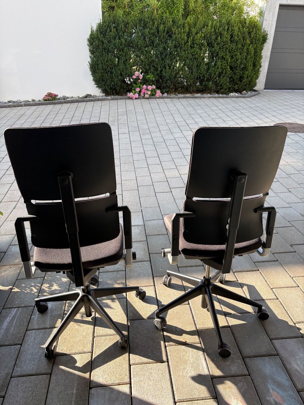 Steelcase Stühle: 2 x Bürostuhl Steelcase schwarz, – Gebraucht aus Zuzwil SG von meanmachine 2