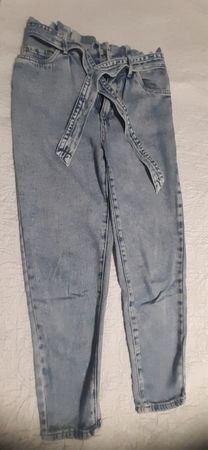 Amisu Jeans mit Guertel, Grösse 34, Top Zustand!