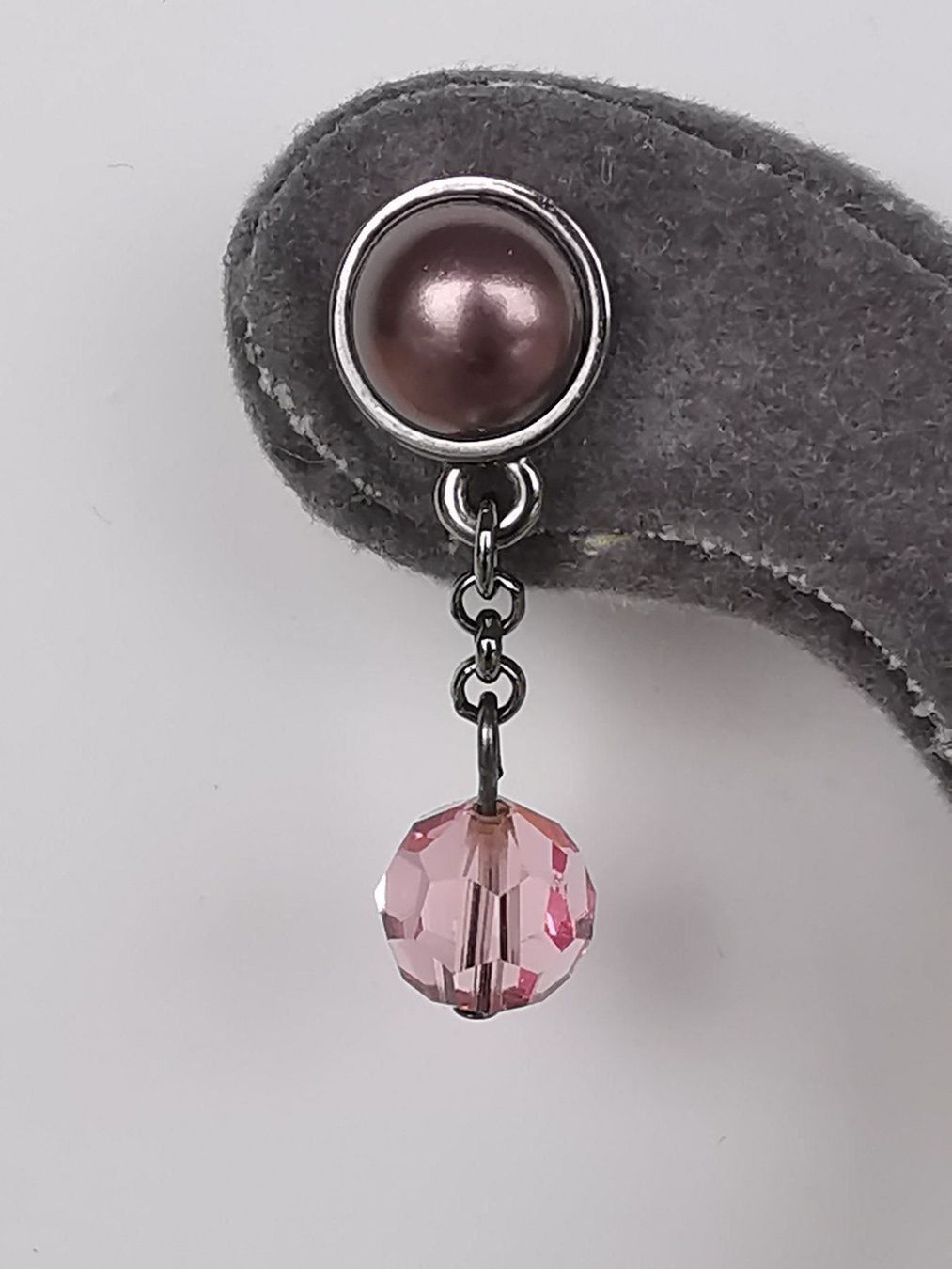 Swarovski Ohrringe & -stecker: Swarovski Ohrring Perle ruthenium – Neu (gemäss Beschreibung) aus Zürich von Yourgoodbuy 1