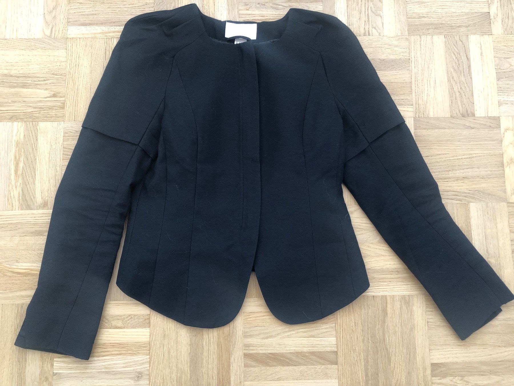 H&M Giacche: Veste blazer H&M noir – Usato da Onex venduto da kattrina