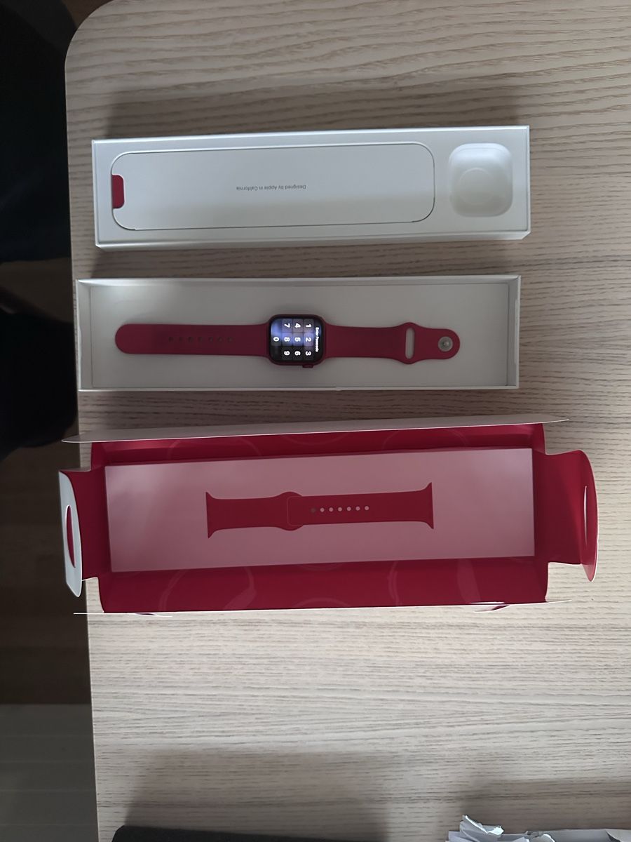Apple Smartwatch: Apple Series 8 - (PRODUCT) red – Usato da Bad Ragaz venduto da chenk24 4
