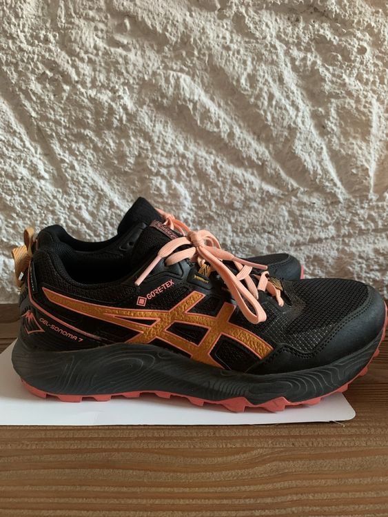 Baskets asics gore-tex, NEUVES, taille 40 1