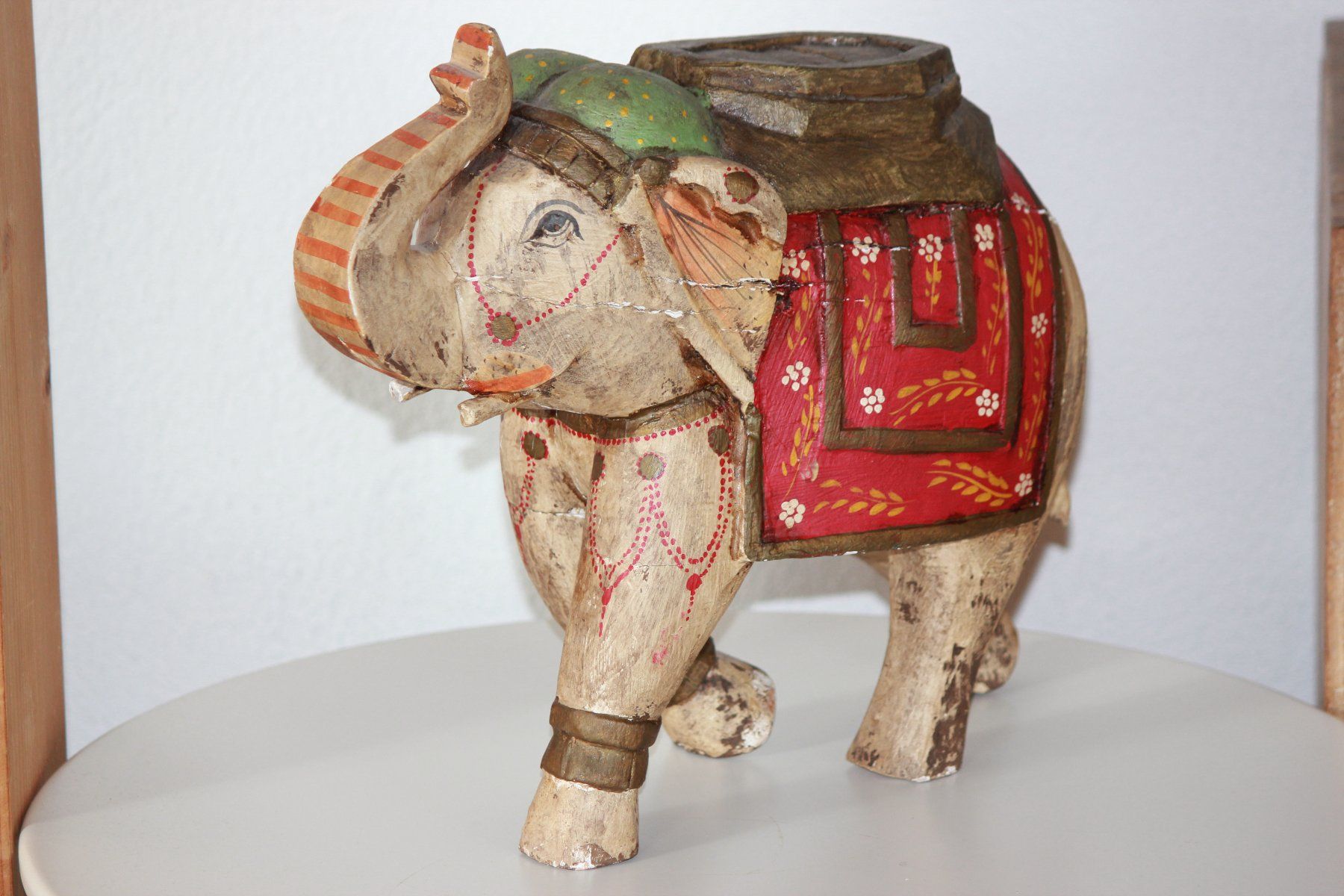 Sculture & Statue: Holz-Elefant aus Indien, weiss – Usato da Wichtrach venduto da LuckyLuke69