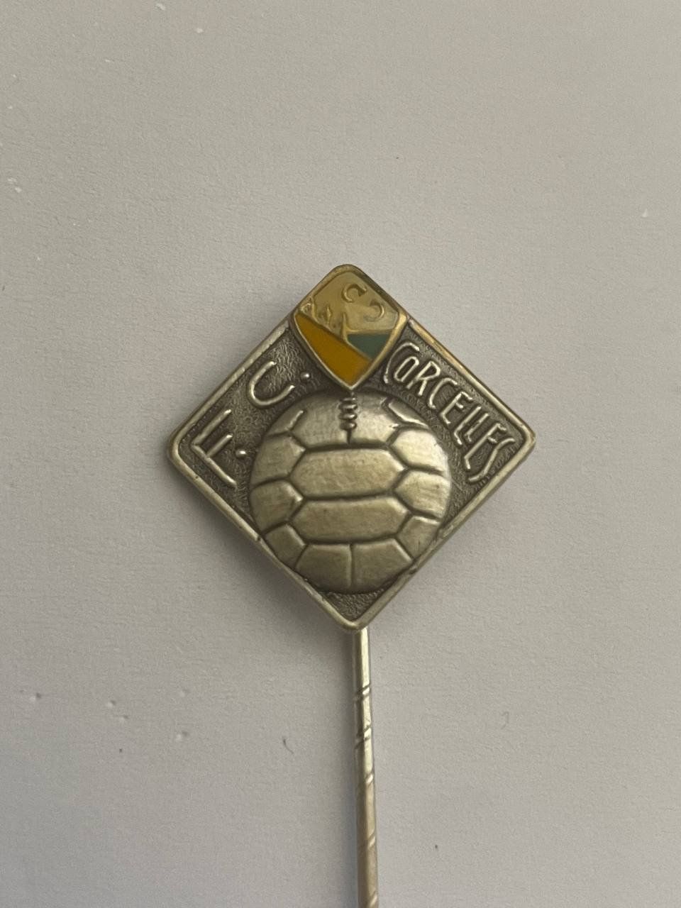 Plaketten & Abzeichen: 167. Anstecknadel - FC Corcelles – Gebraucht aus Luzern von Irek
