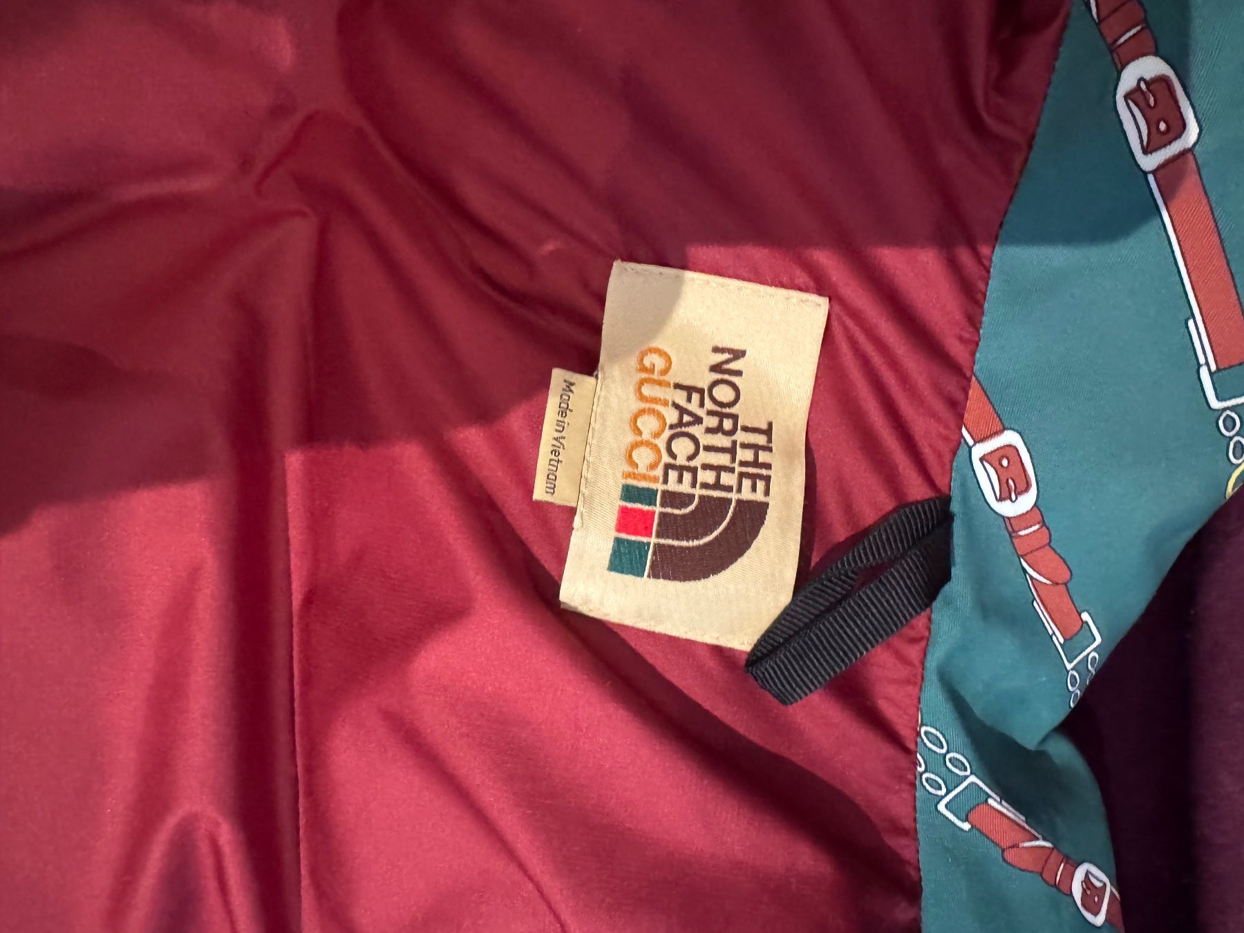 Gucci Gilets & Westen: Gucci Northface Vest – Gebraucht aus Zürich von MagicStuff007 3
