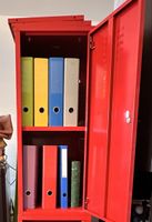 Armoire métallique rouge 