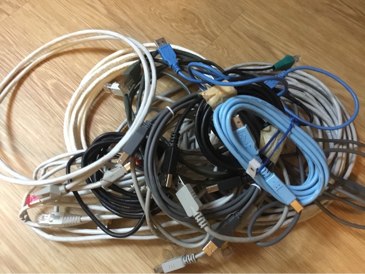 Kabel: Diverse Computer Kabel – Gebraucht aus Schlieren von Jeajet 4