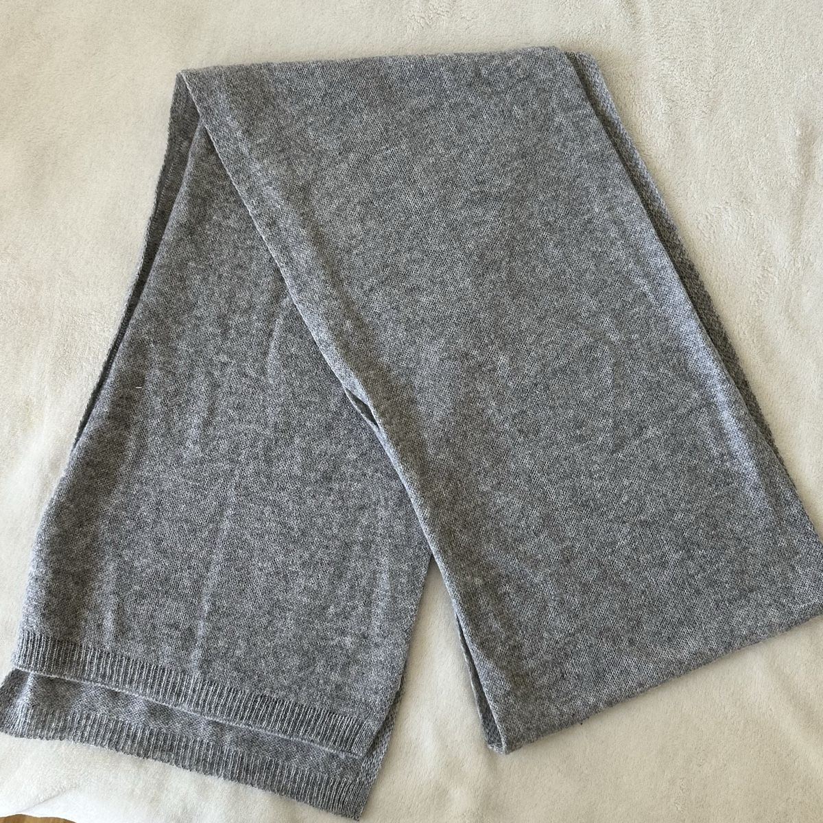 Foulard & Sciarpe: Écharpe en cachemire 100% gris – Nuovo (secondo la descrizione) da Givisiez venduto da dor_xb9k