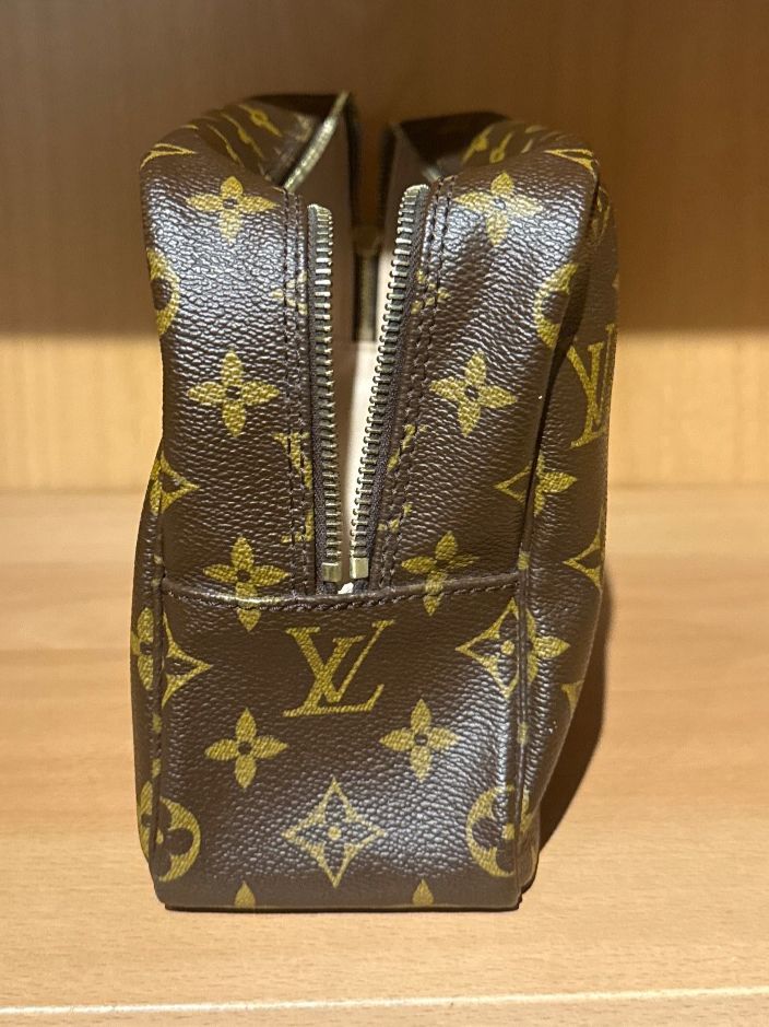 Louis Vuitton Kosmetikkoffer: Louis Vuitton Nécessaire PM Monogram Canvas – Gebraucht aus Zürich von phinder 7