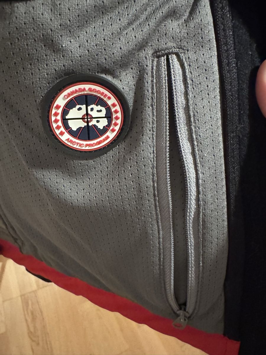 Canada Goose Vestes: Canada Goose Softshell Jacket - Black/Red - Size XS – Neuf (Voir description) à Thalwil par ver_jql9 7