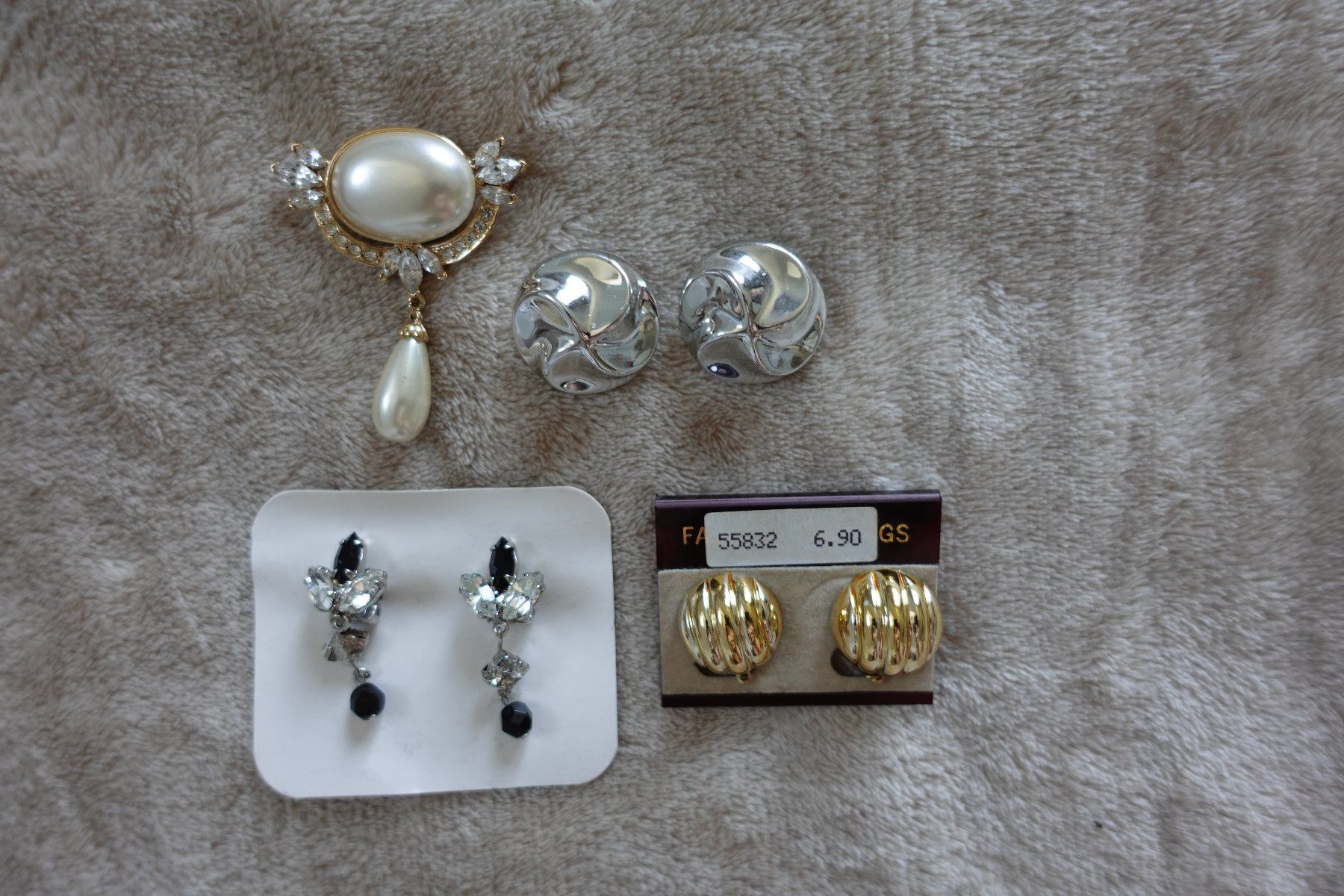 Autres bijoux: 1 schönes 25 teiliges Modeschmuck Set – D'occasion à rorschach par Babsi64 3