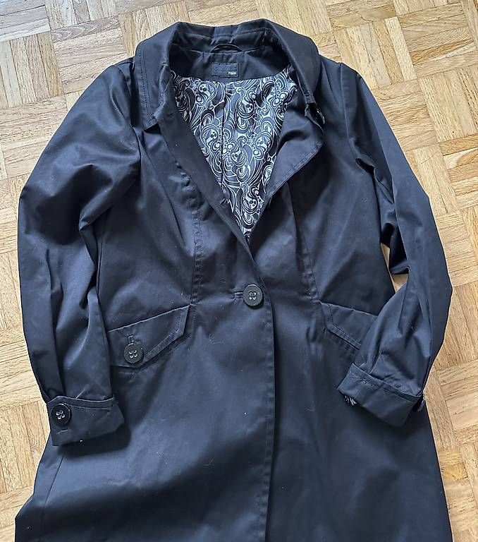 Cappotti: Schwarzer Trenchcoat Gr.M – Usato da Stäfa venduto da DearDarling 2