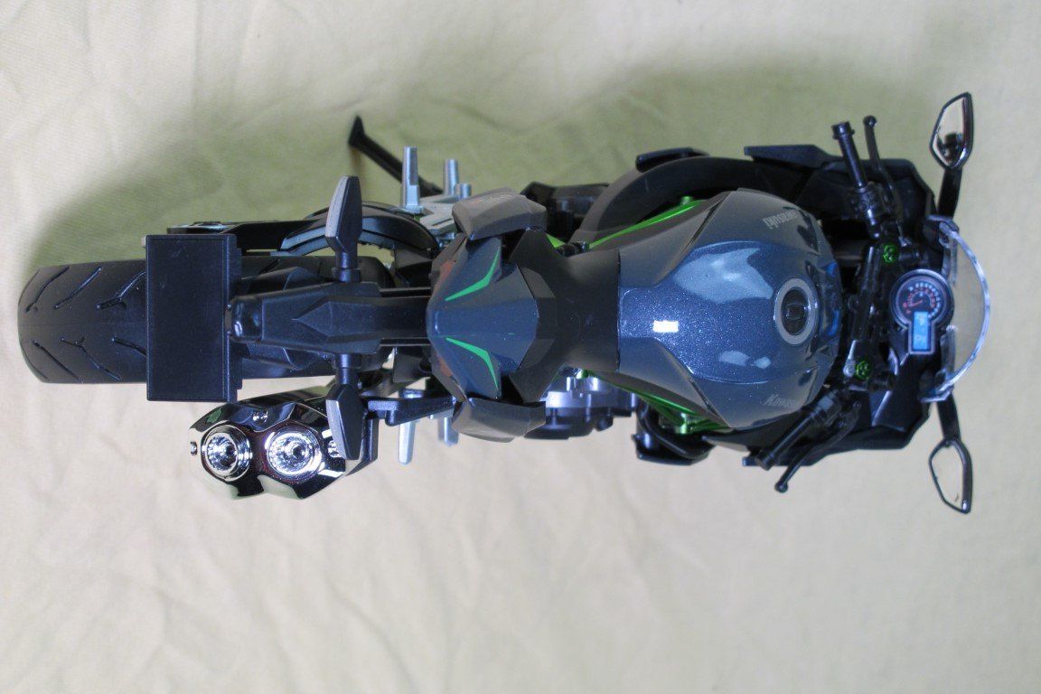 BMW Modellini d'auto: Kawasaki H2R 1000 1:9 Modell – Usato da Escholzmatt venduto da Rebikeling6182Ematt 3