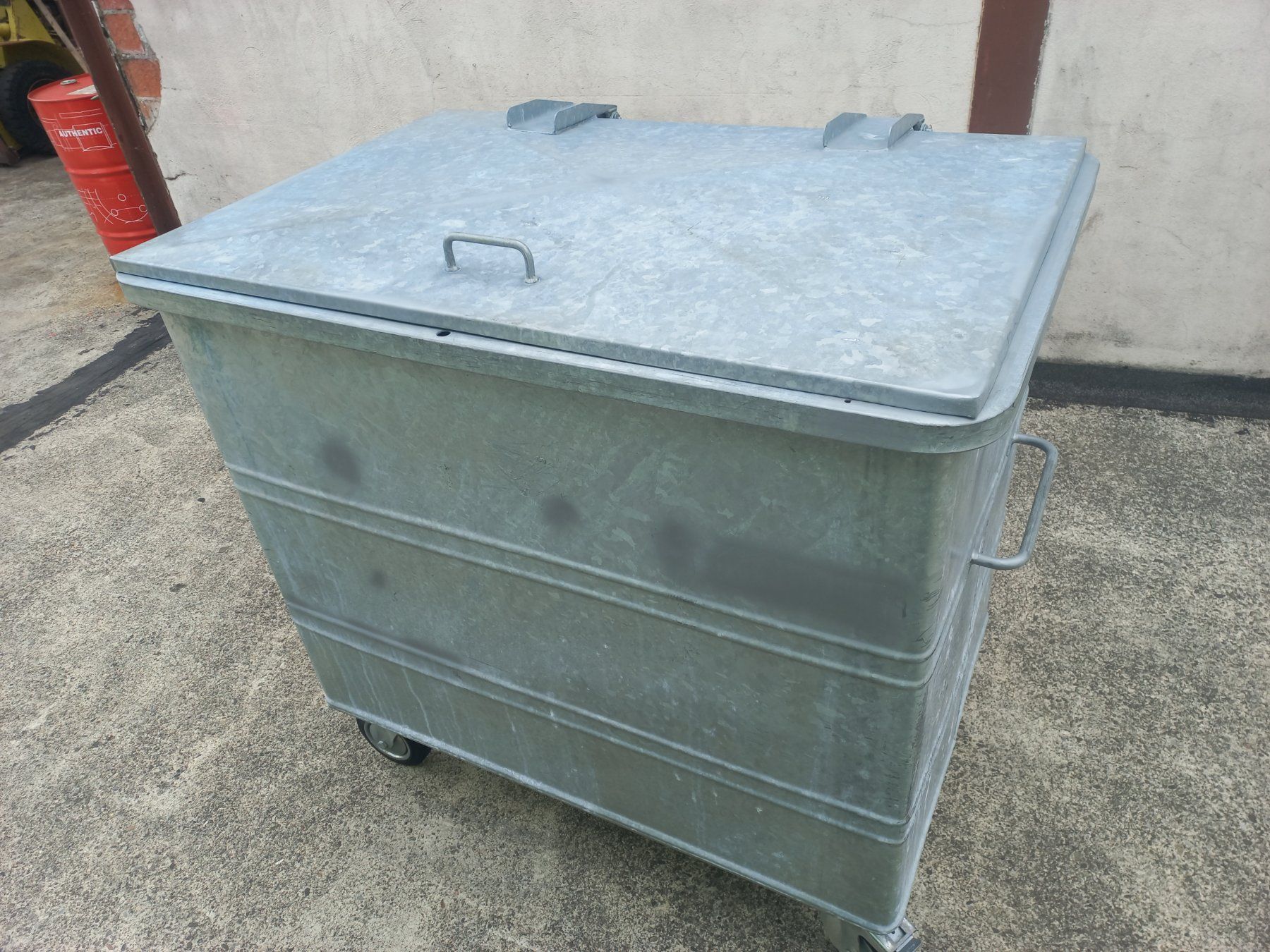 Autres articles bureau & commerces: Abfallcontainer Kehrichtcontainer Müllcontainer Container 1 – D'occasion à DULLIKEN par Lerchclassicdulliken 4