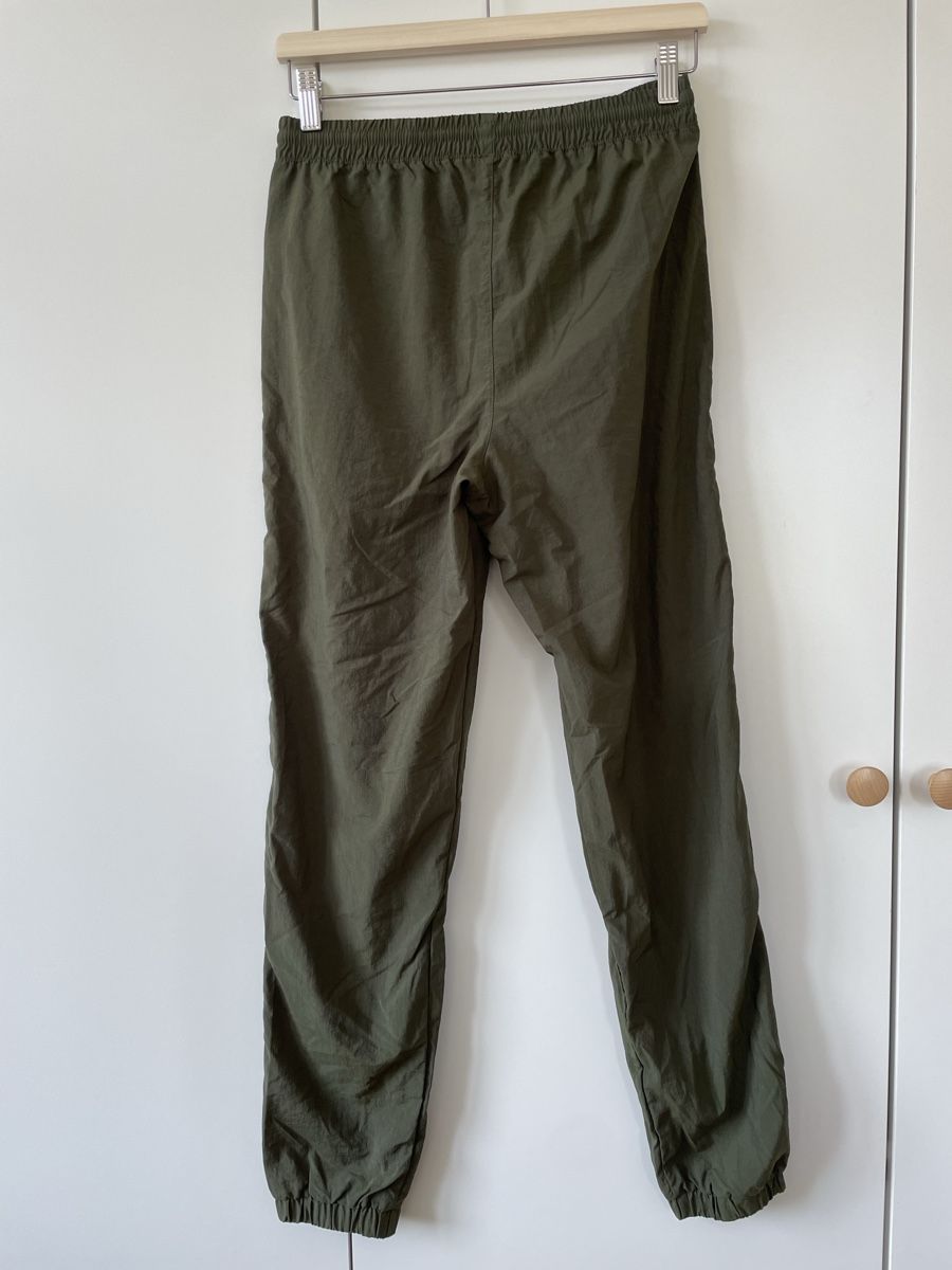 Pantaloni: Warrix Trainingshose Khakigrün Gr. S / leichte Sporthose – Usato da Neukirch an der Thur venduto da bee88 1