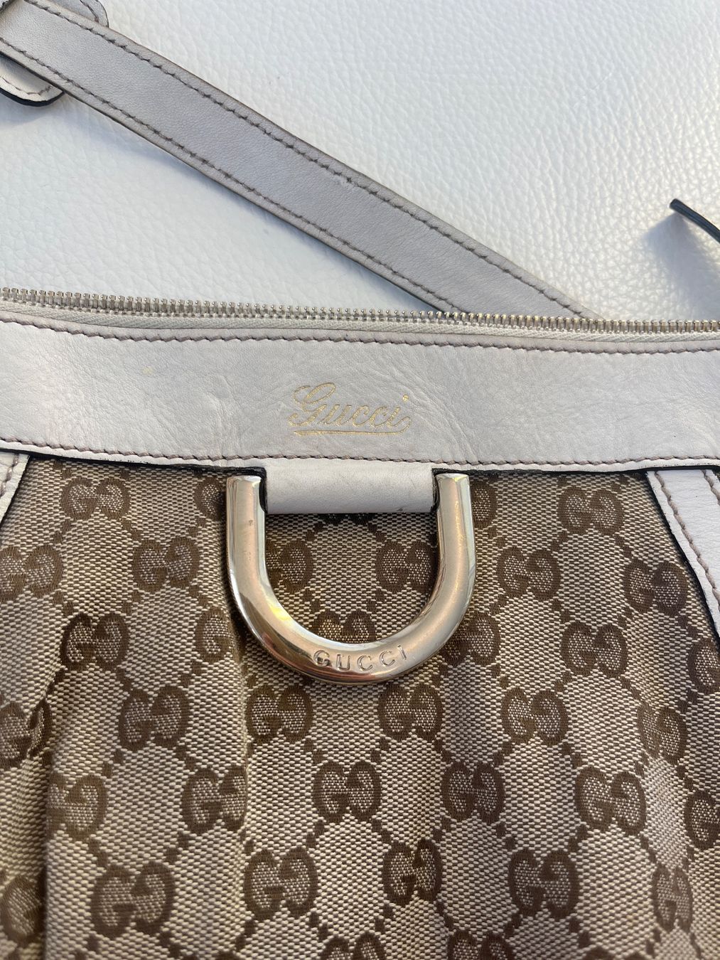 Gucci Sacs femmes: Gucci Abbey-D Ring Crossbody Bag – D'occasion à Sugiez par Vuitton_for_life 3