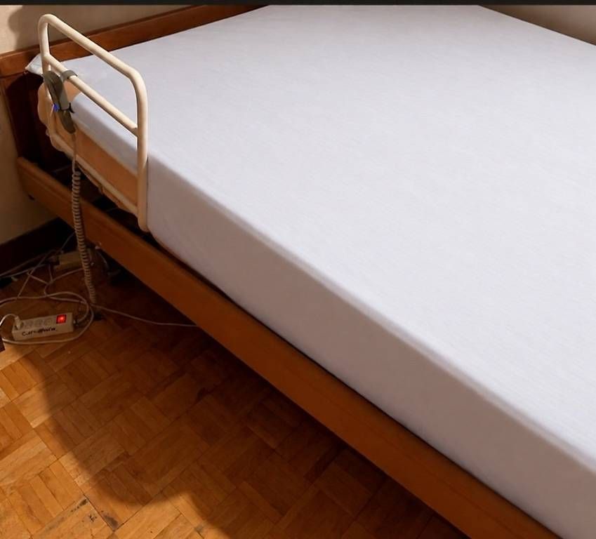 Letti: Lit médicalisé électrique – Usato da Chêne-Bourg venduto da Kitkat06