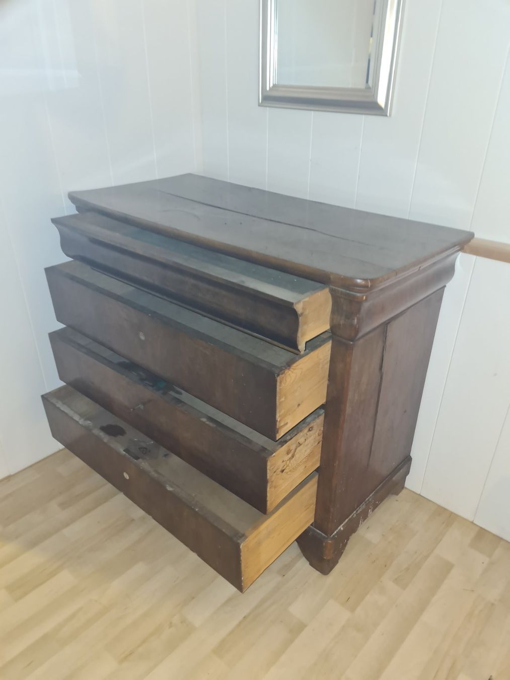 Cassettiere: Commode ancienne en bois massif avec clés authentiques! – Usato da Monthey venduto da 187-zeroo 3