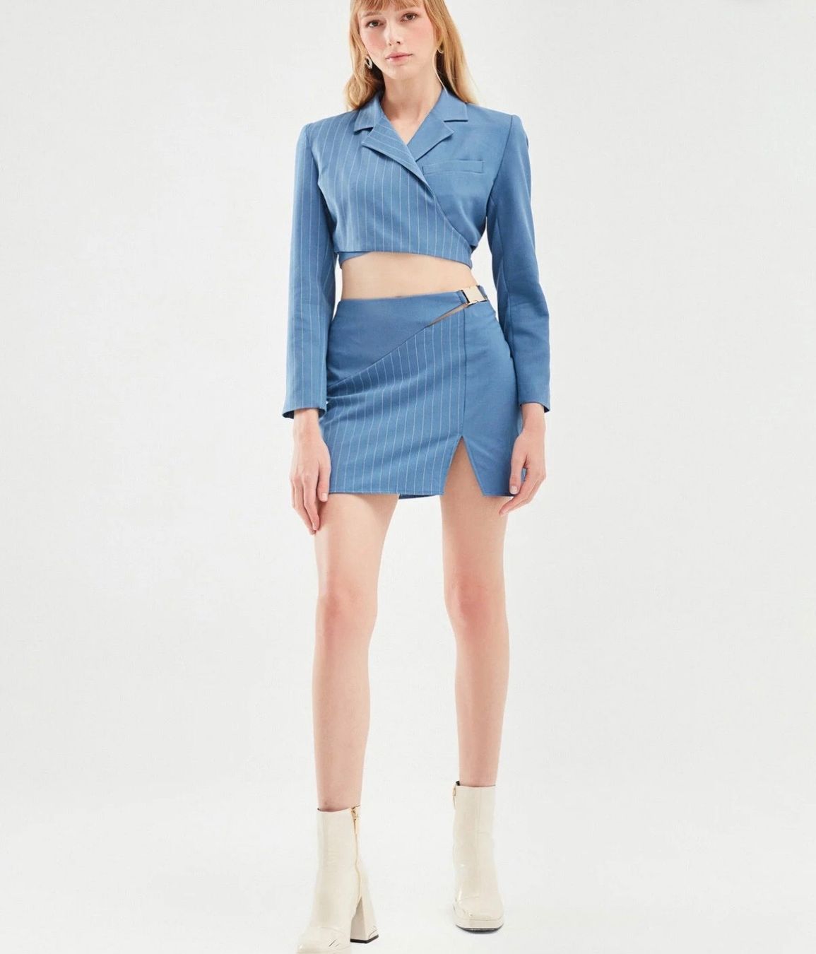 Lotti di vestiti: skirt and crop blazer set, size S/36 – Usato da Horgen venduto da Elizhadz