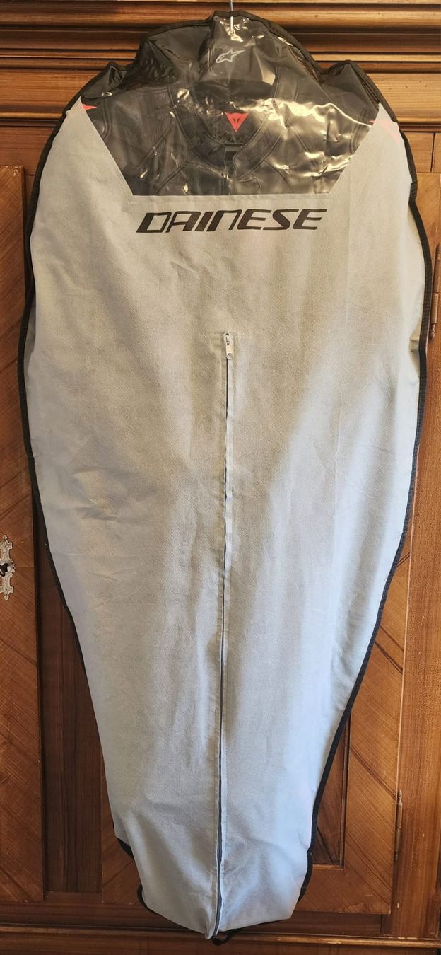 Dainese Costumes, combinaisons de sport et fonctionnelles: Dainese Laguna Seca 5 Einteiler Gr. 52 – D'occasion à Kaiserstuhl AG par ksu_2pww 4