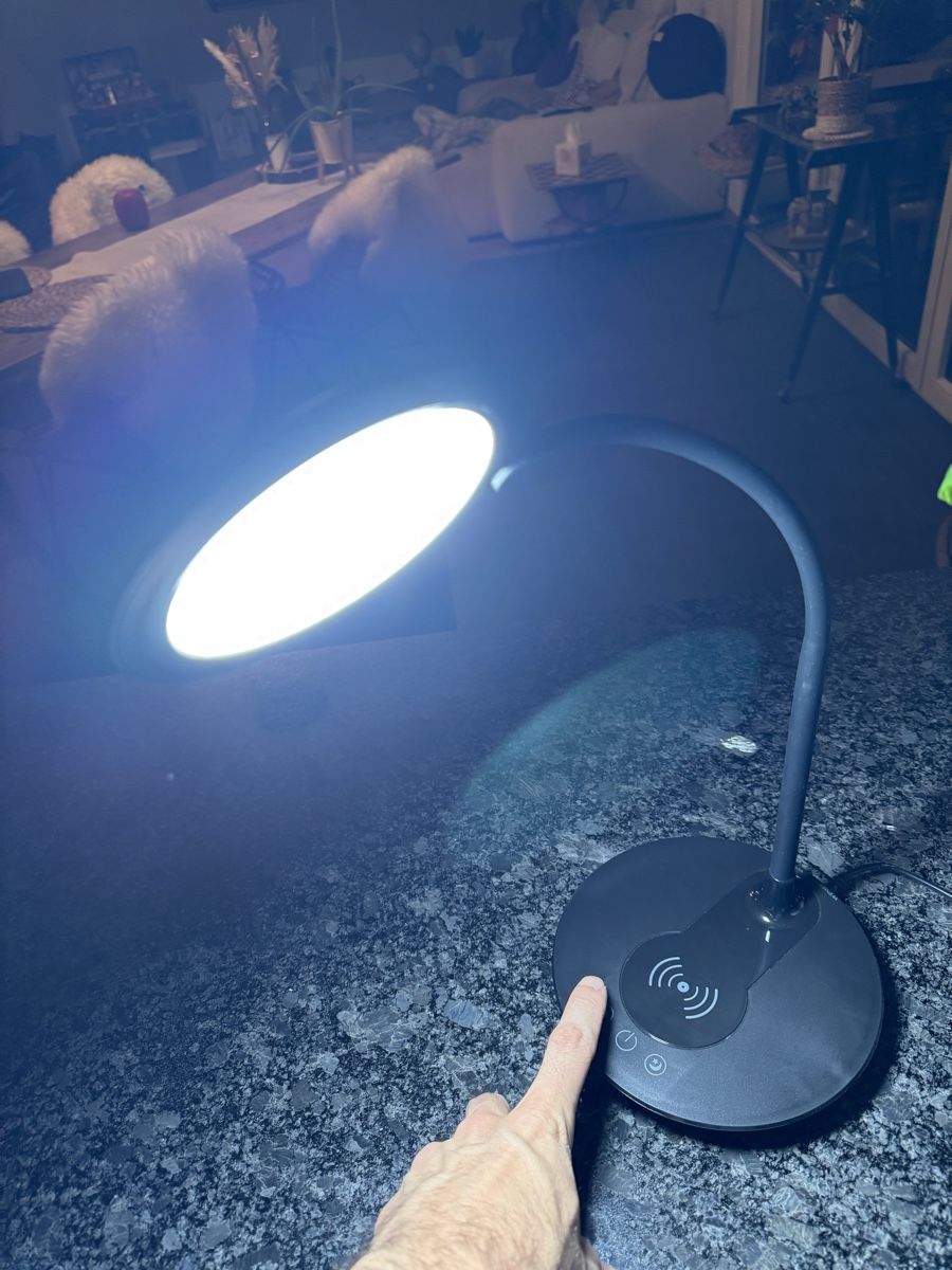 Lampen: Lampe de bureau LED et chargeur QI – Gebraucht aus Villarzel von Matt-93 3