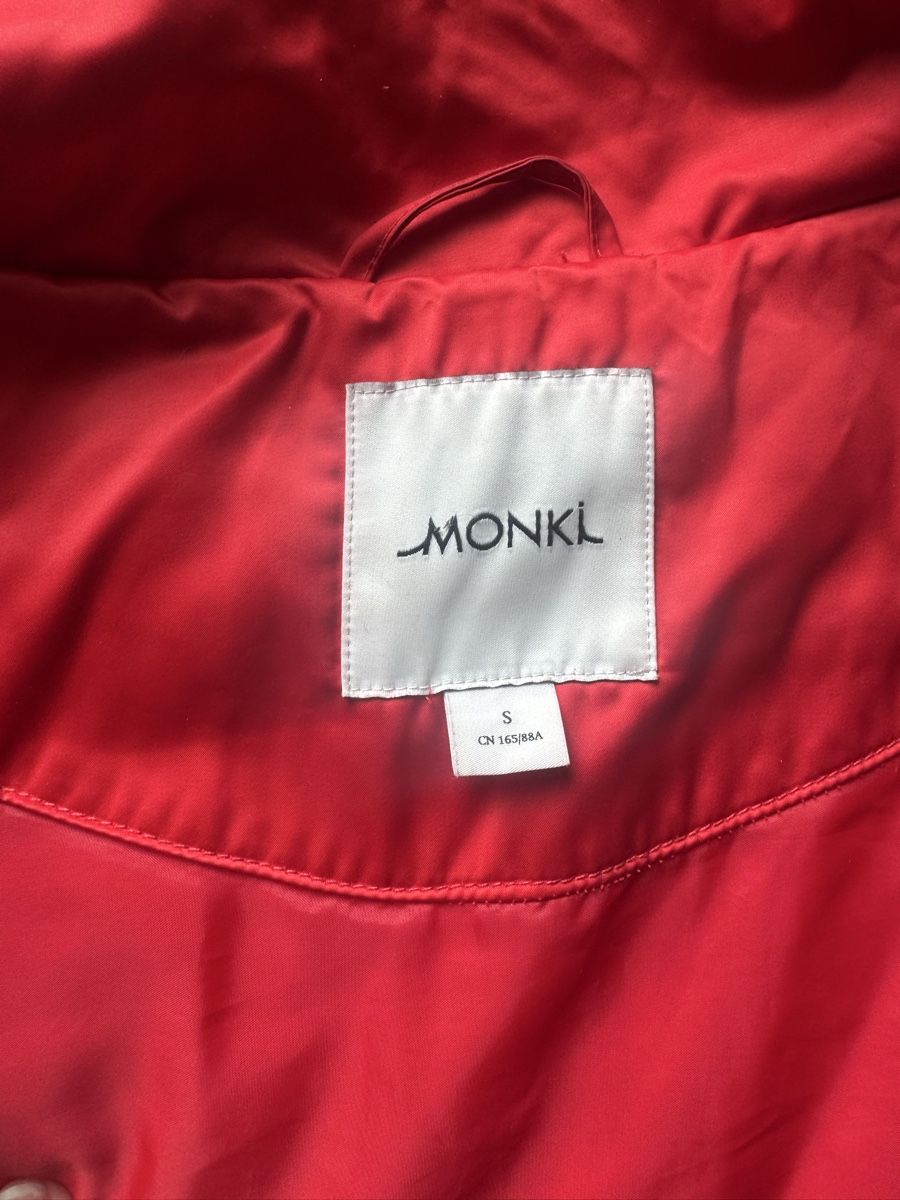 Monki Vestes: Red Monki puffer jacket size S – D'occasion à Bern par kac_f6fr 1