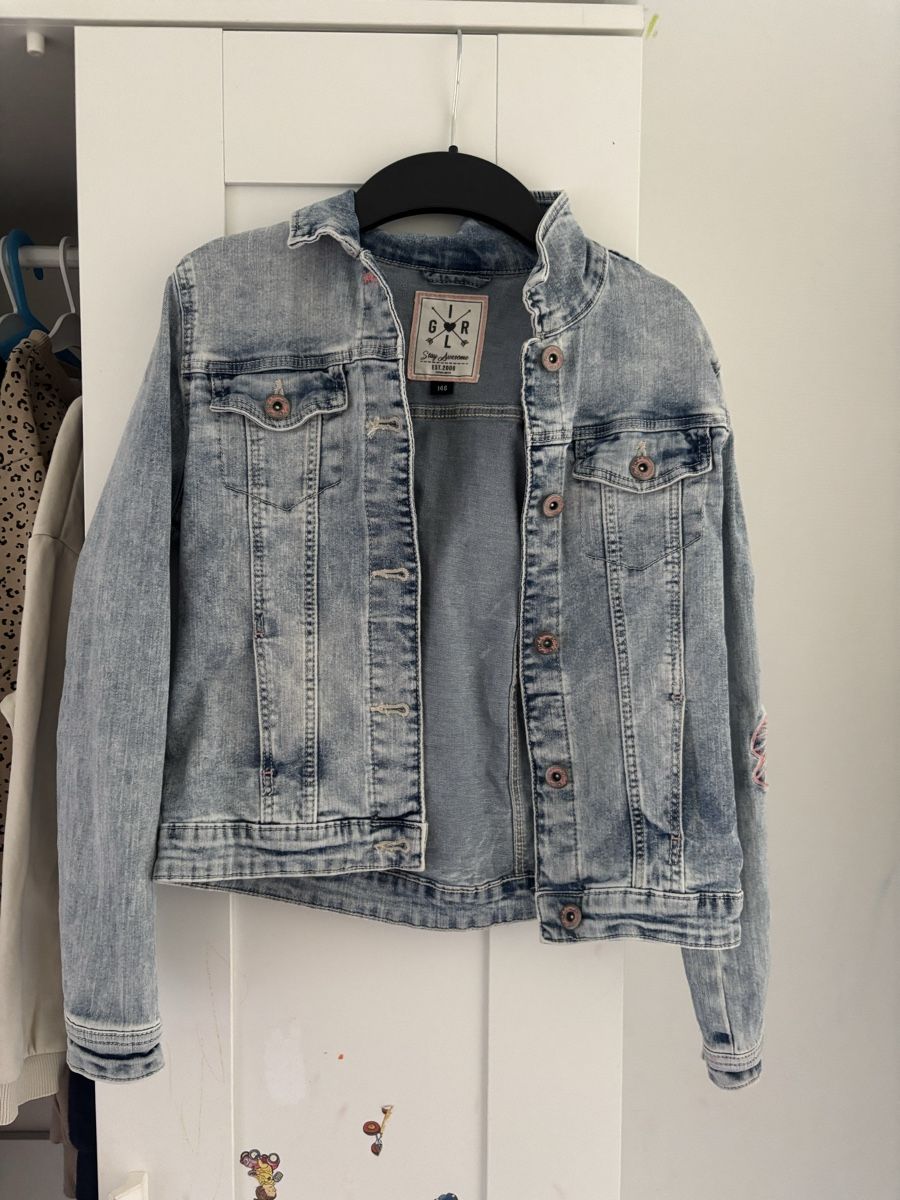 Jacken & Mäntel: Coole Jeansjacke, mit Stickerei – Gebraucht aus Netstal von ali_x5fx