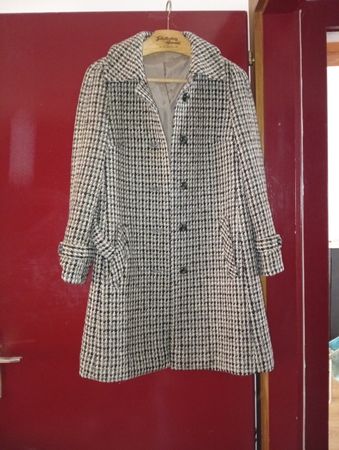 Manteau Del Mod International à motif pied-de-poule. 