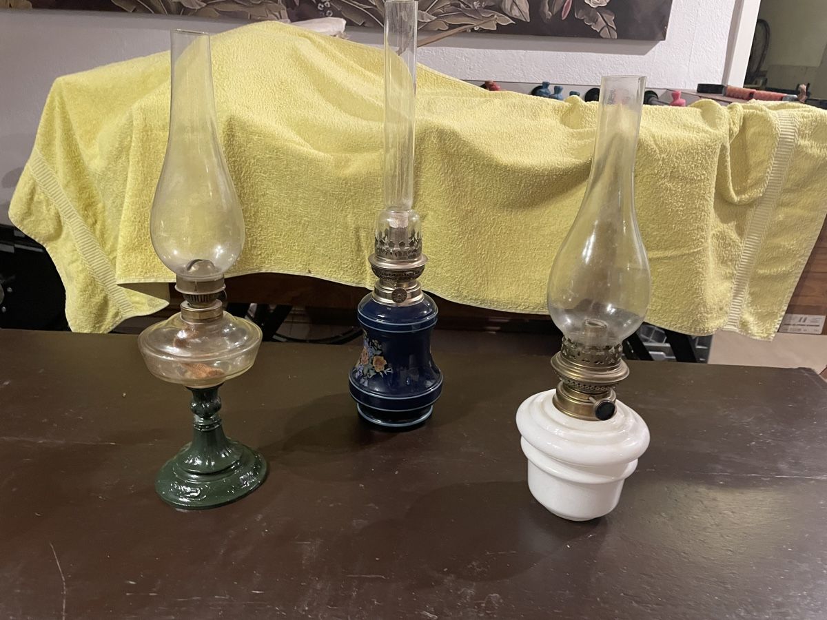 Lampade: 3 lampes à pétrole – Usato da Colombier NE venduto da mistigris007