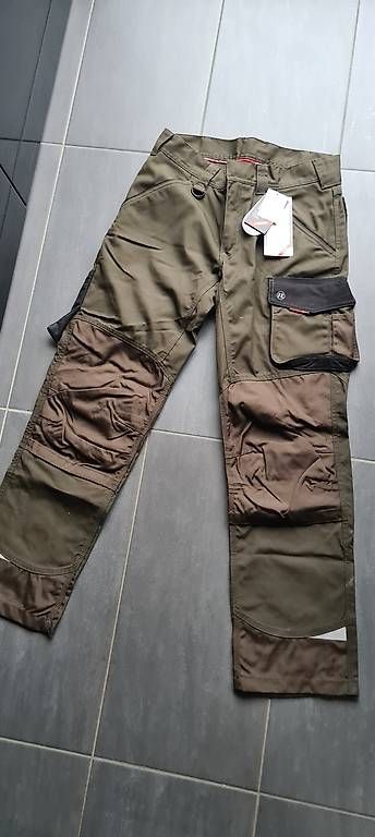 Hosen: Pantalon de travail salopettes  – Gebraucht aus Monthey von and_c5w8