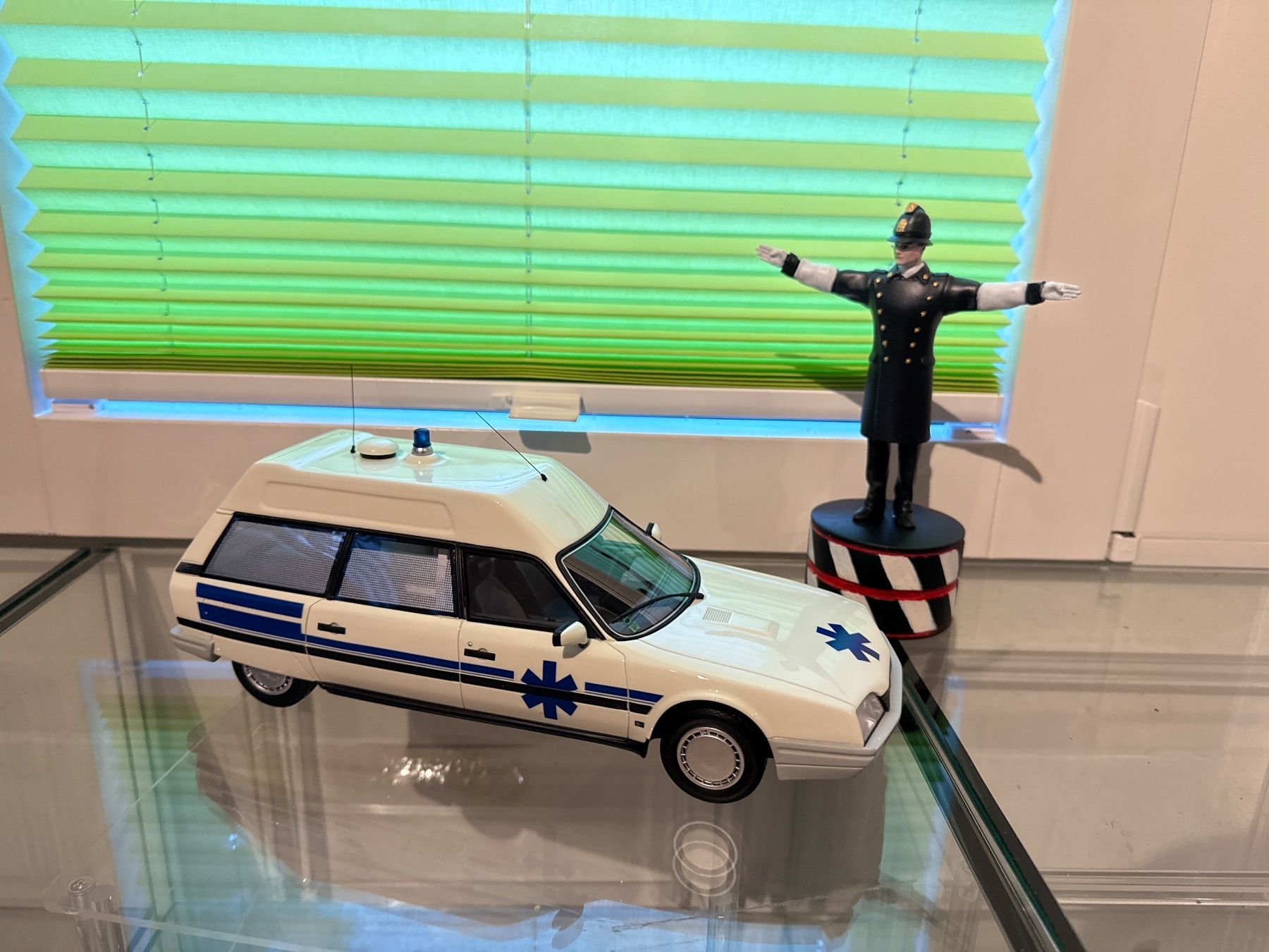 Citroën Voitures modèles: Citroën CX Ambulance – Neuf (Voir description) à Basel par Zomeg 4