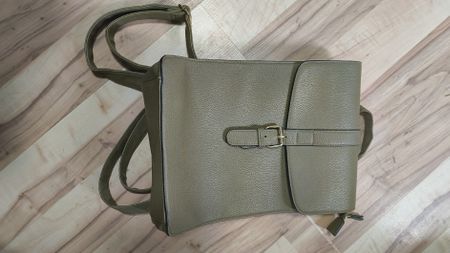 Charm Rucksack Handtasche, olivegrün, Top Zustand!