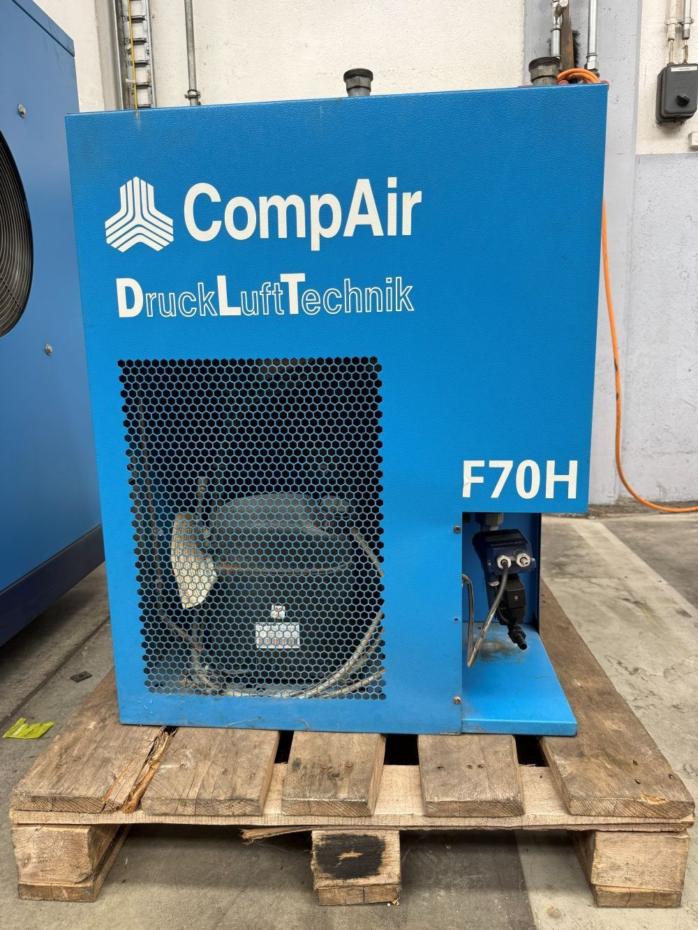 Kompressoren: Druckluftkompressor mit Trockner, CompAir – Gebraucht aus Aesch BL von mas_zjs8 2