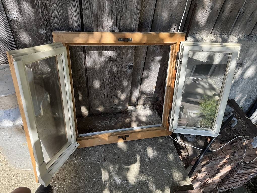 Fenster: altes Holzdoppelfenster – Gebraucht aus Thun von noah_5fyb 2