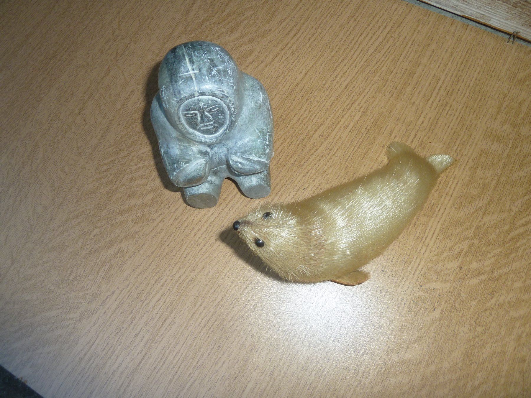 Figurines: Orginal Inuitkunst und Pelzrobbe – D'occasion à Rieden SG par jamilau 3